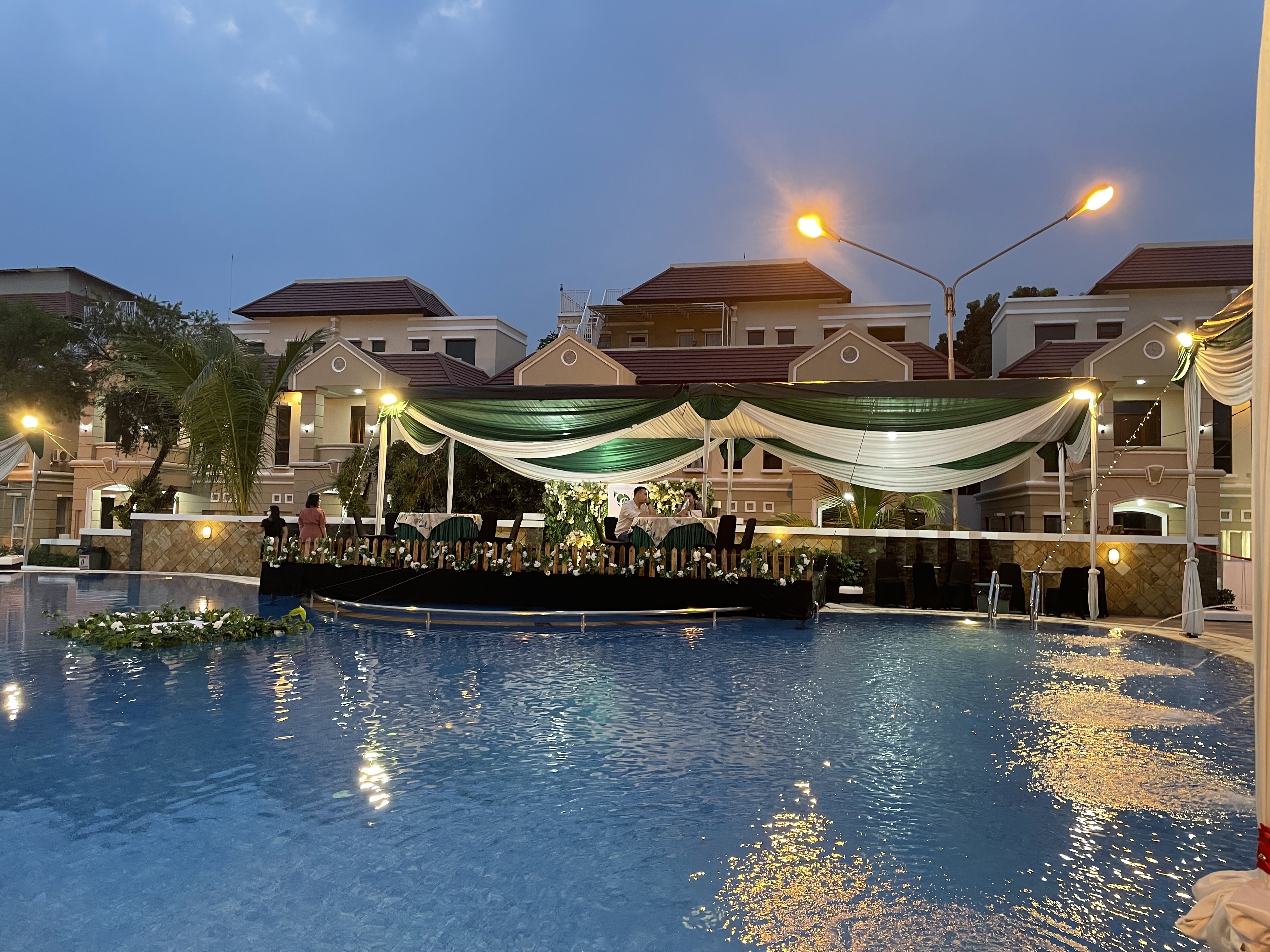 Customer Gathering Vila City Garden